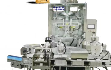 Automatický vákuový baliaci stroj s trojuholníkovým modelom na kávový prášok