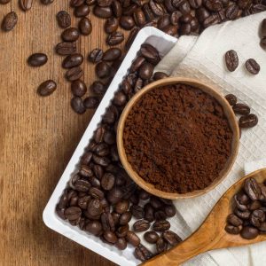 Automatický vákuový baliaci stroj na kávový prášok